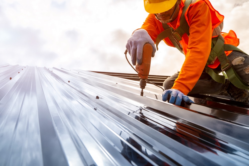 what is commercial roofing